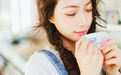 女子澡堂洗澡被偷拍